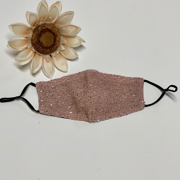 🔥3/$20🔥Rose Gold Sequined Adjustable Face Mask - Picture 2 of 8